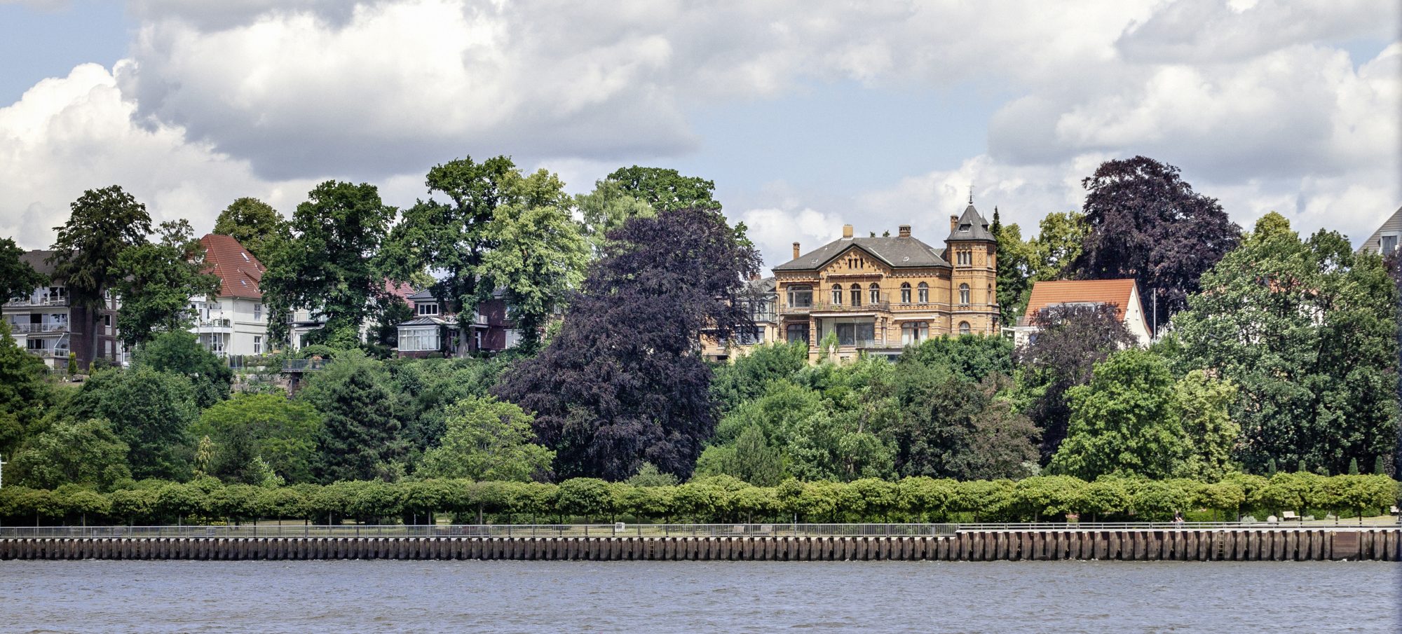 Blick auf die Villa Schröder in Bremen-Vegesack